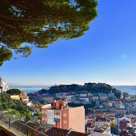 Aesthetic Riverview Apartment In Historical Lissabon Exterior foto