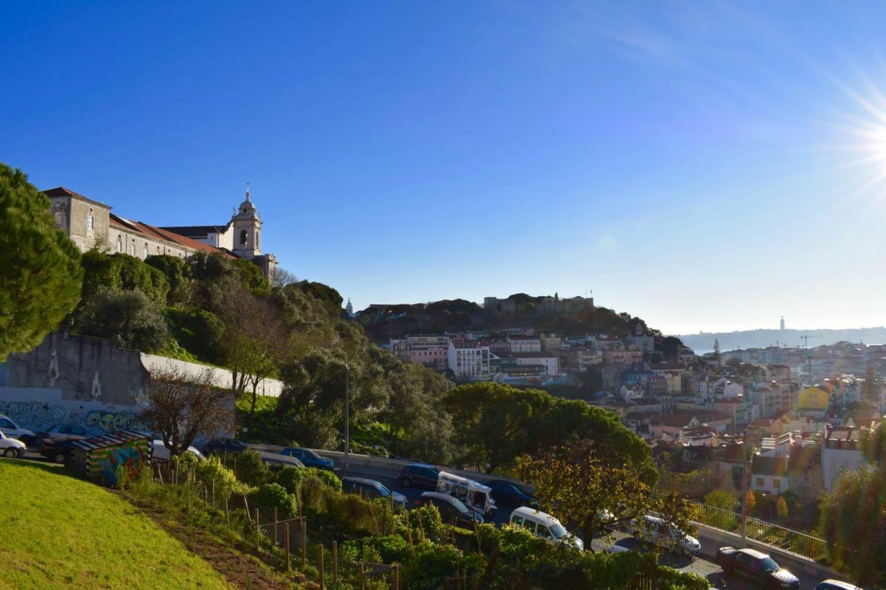Aesthetic Riverview Apartment In Historical Lissabon Exterior foto