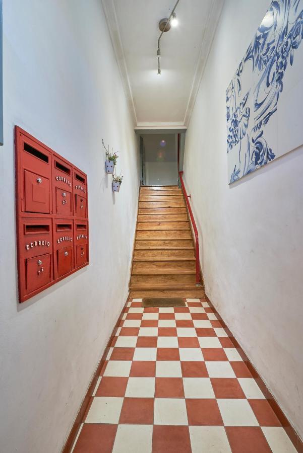 Aesthetic Riverview Apartment In Historical Lissabon Exterior foto