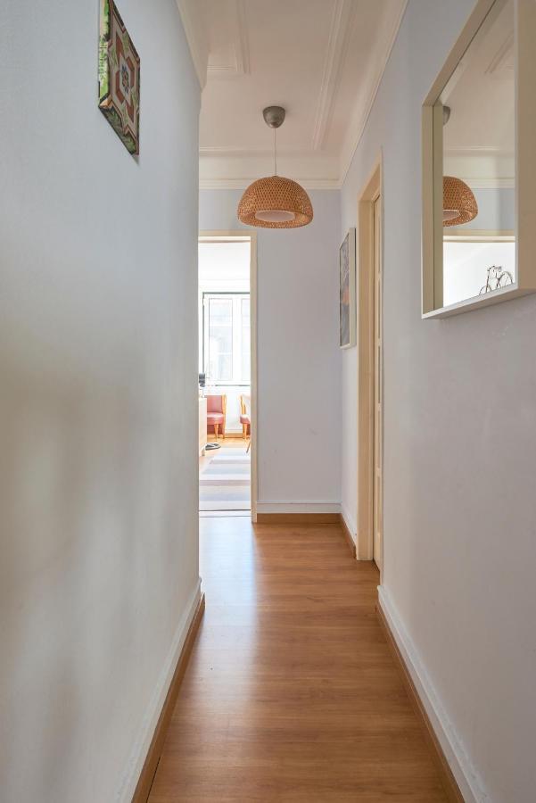 Aesthetic Riverview Apartment In Historical Lissabon Exterior foto
