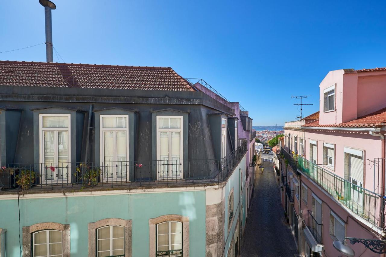 Aesthetic Riverview Apartment In Historical Lissabon Exterior foto